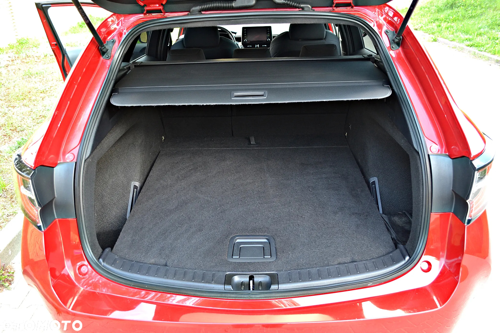 Toyota Corolla 1.8 Hybrid Executive - 26