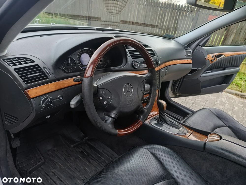 Mercedes-Benz Klasa E 320 CDI T Elegance - 29