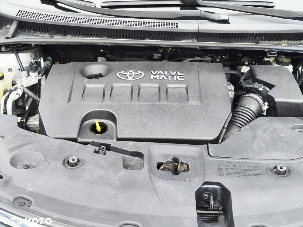 Toyota Avensis - 10