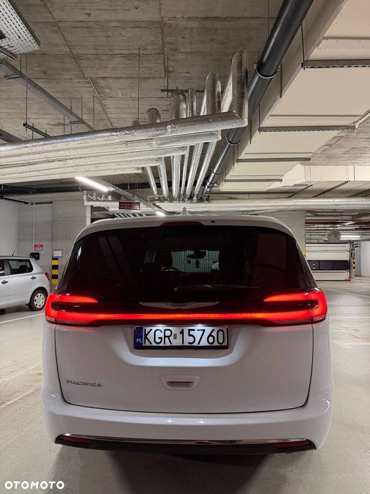 Chrysler Pacifica - 5