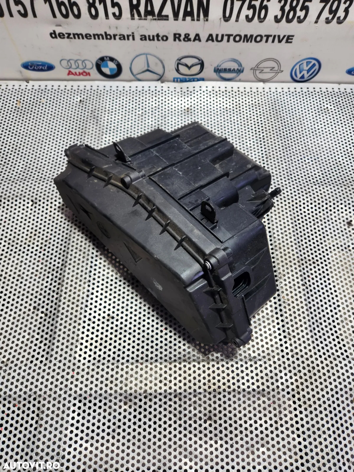 Carcasa Calculator Motor ECU Bmw Seria 4 F32 F33 F36 CAPAC FISURAT Motor N47D20D Dezmembrez Bmw Ser - 2