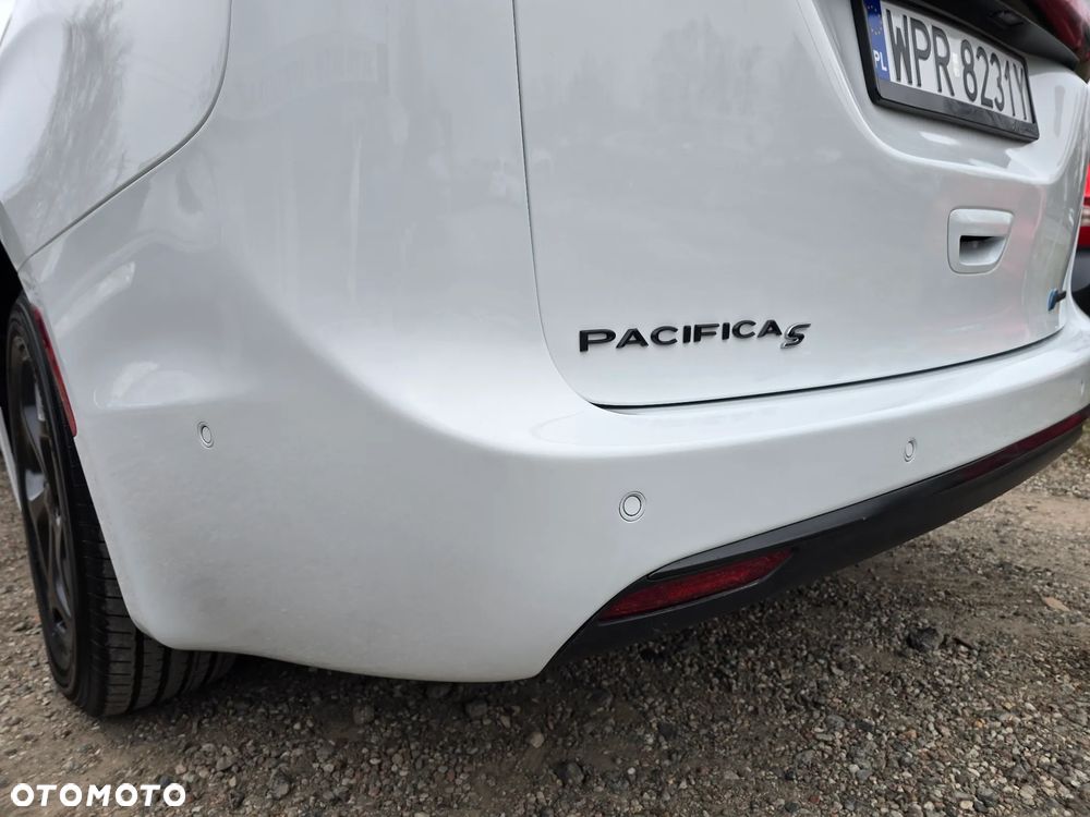 Chrysler Pacifica - 7