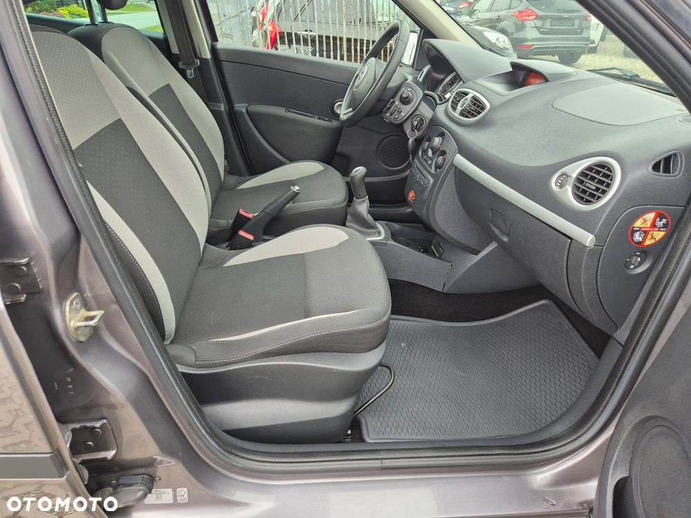 Renault Clio 1.2 16V 75 Dynamique - 10