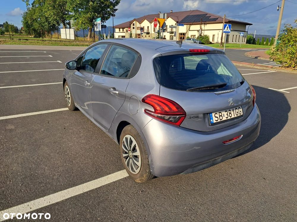 Peugeot 208 - 3