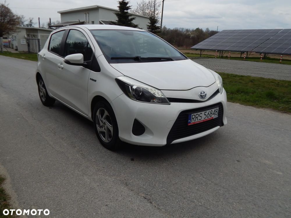 Toyota Yaris Hybrid 100 Life - 4