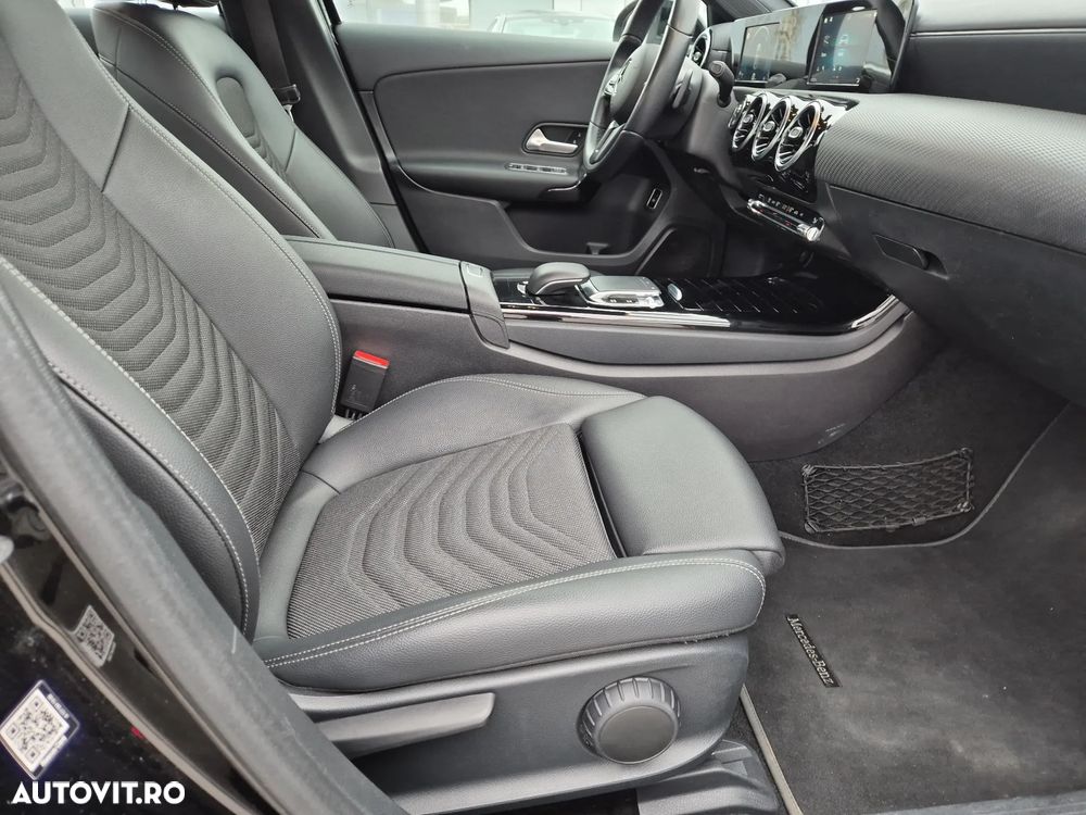 Mercedes-Benz A 200 Sedan 7G-DCT - 22