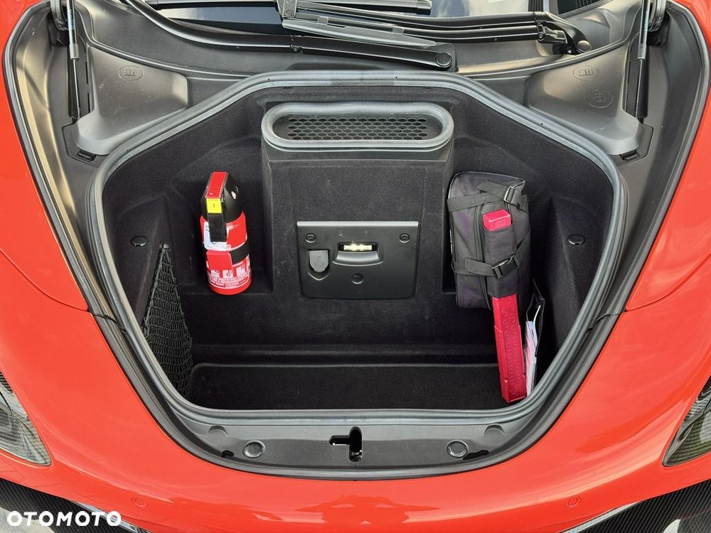 McLaren 720S Spider Performance - 11