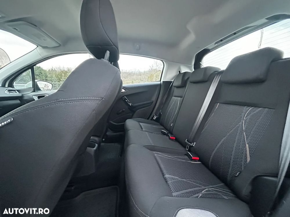 Peugeot 208 95 VTI Allure - 14