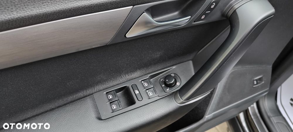 Volkswagen Passat 2.0 TDI DPF DSG Highline - 16