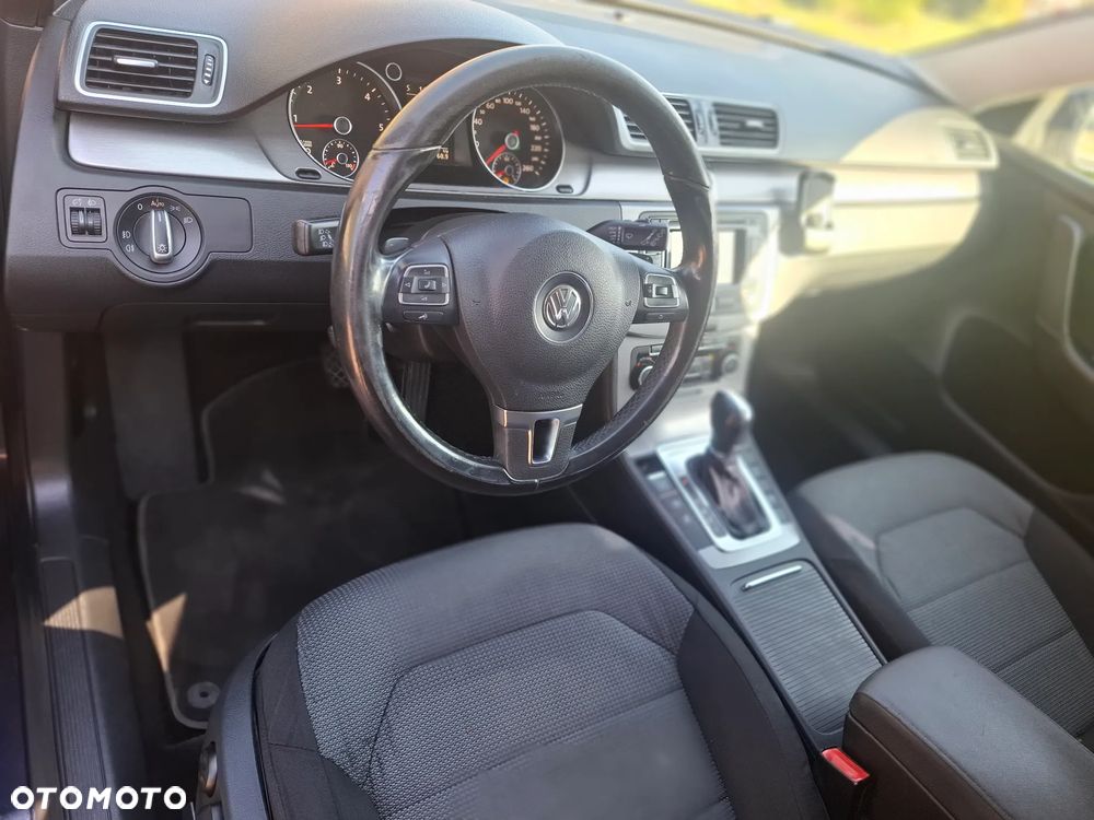 Volkswagen Passat 2.0 TDI DSG BlueMotion Technology Business Edition - 8