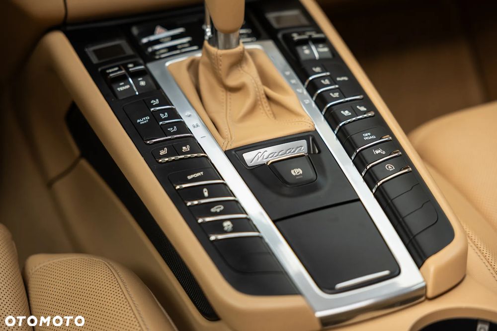 Porsche Macan - 31