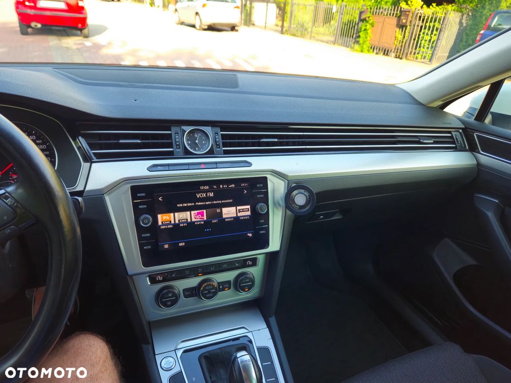Volkswagen Passat Variant 2.0 TDI SCR DSG Comfortline - 19