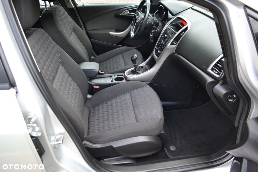 Opel Astra 1.4 T Cosmo EU6 - 26