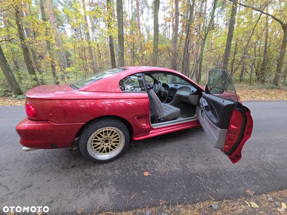 Ford Mustang - 3