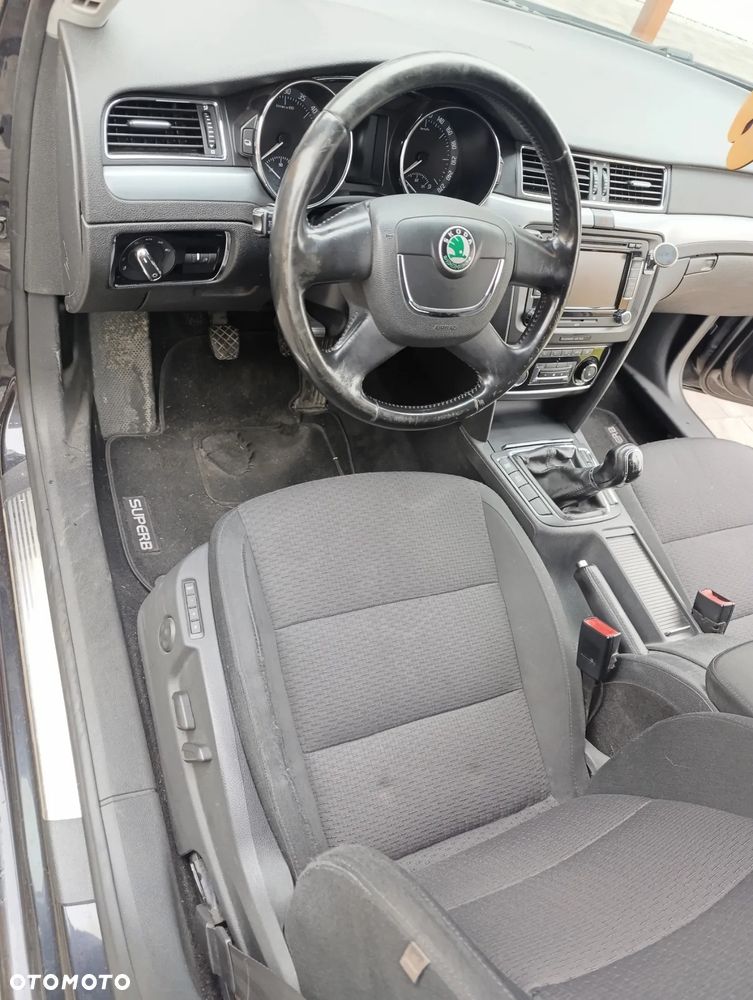 Skoda Superb 2.0 TDI DPF Prestige - 9