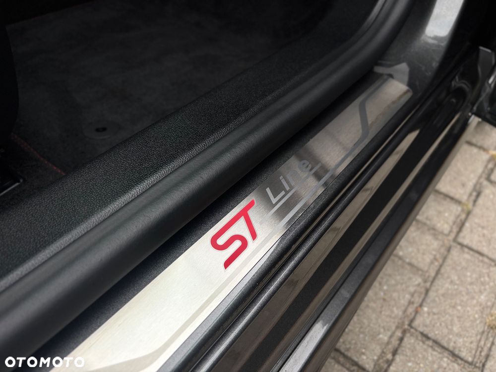 Ford Focus Turnier 1.5 EcoBlue Start-Stopp-System ST-LINE - 37