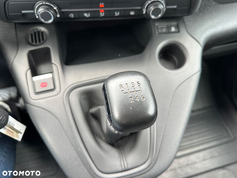 Toyota Proace City 1.5 D-4D 130KM 2,4t Active Long 130KM - 24