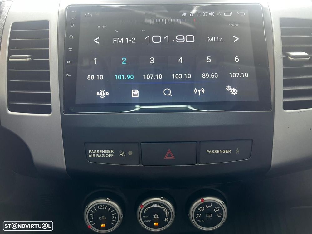 Mitsubishi Outlander 2.0 DI-D Intense 4WD - 26