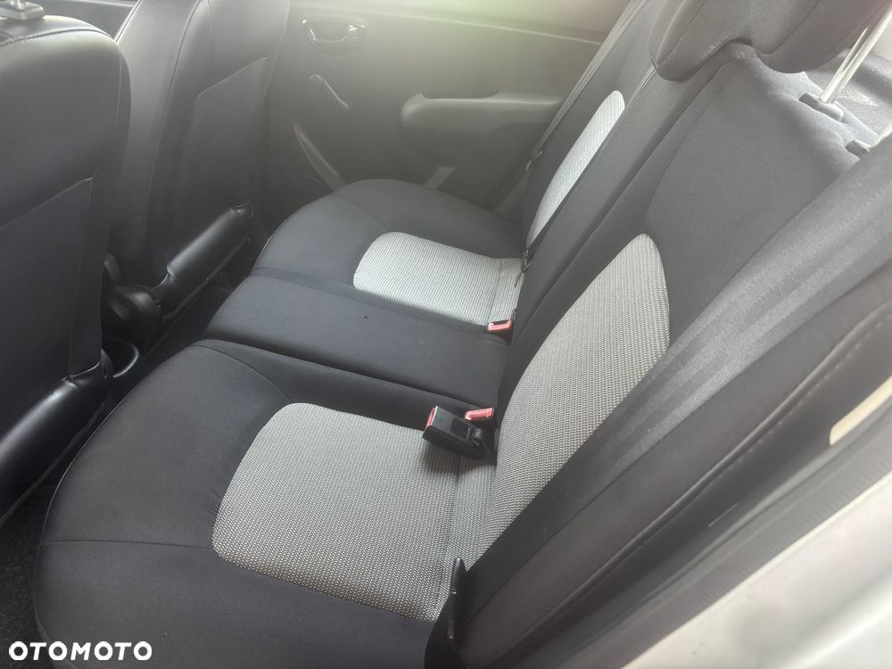 Hyundai i10 1.1 Style - 27