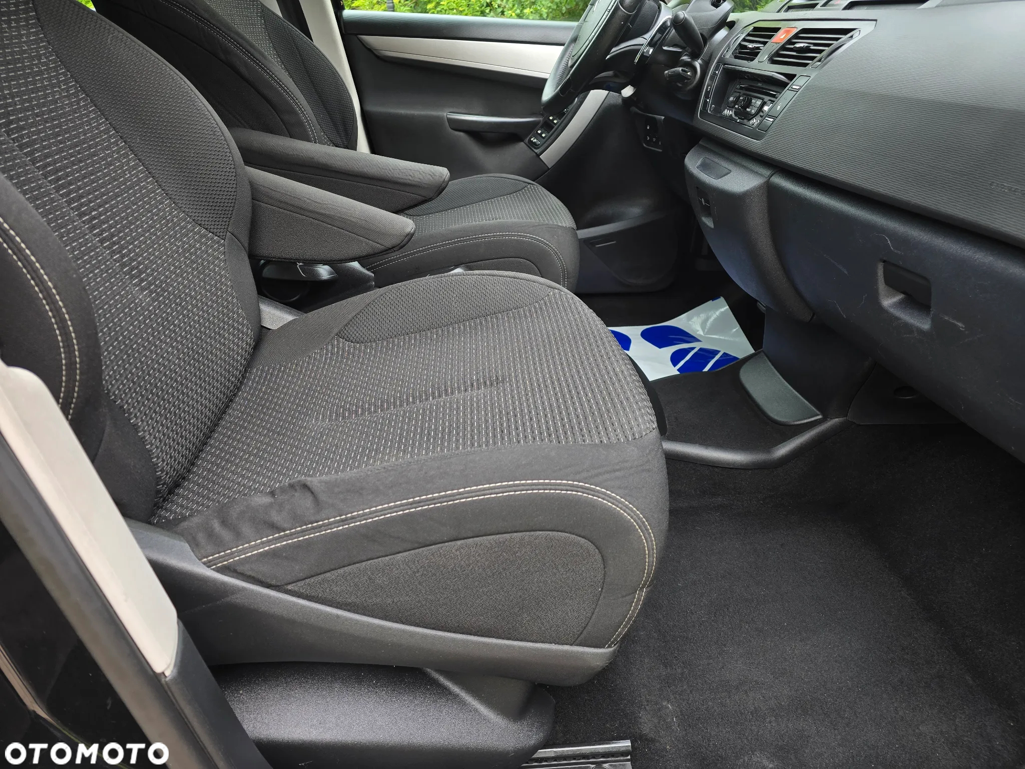 Citroën C4 Picasso e-HDi 110 FAP EGS6 Business Class - 28