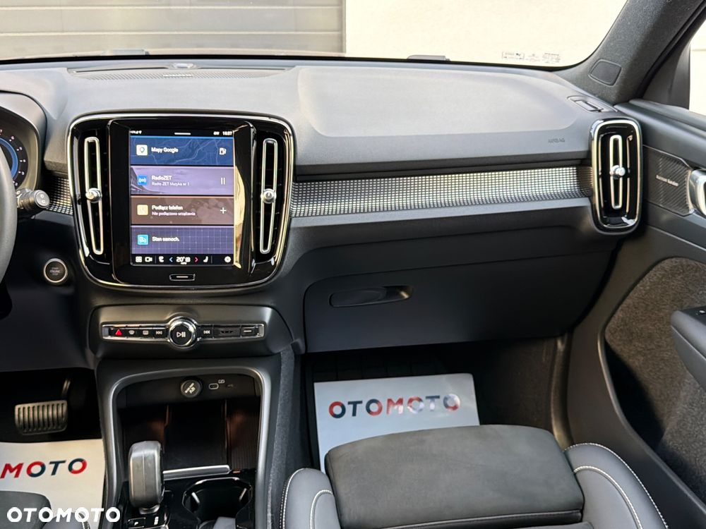 Volvo XC 40 B3 B DKG Ultra Black Edition - 10