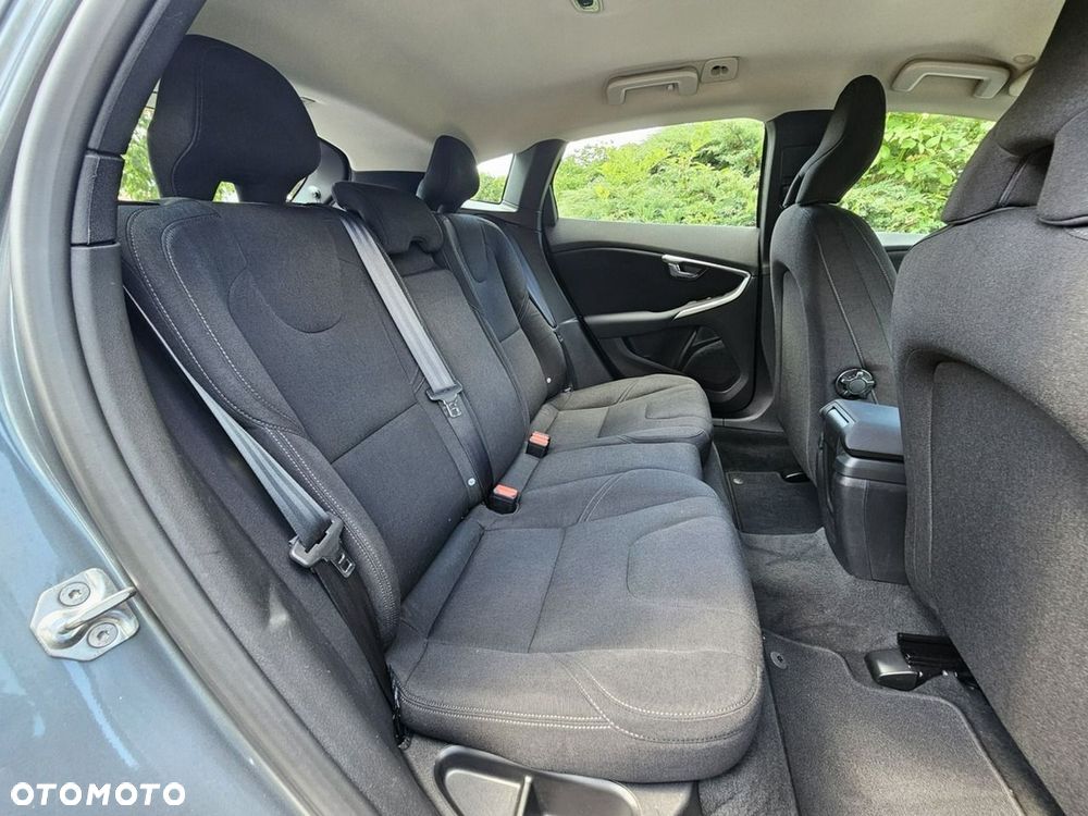 Volvo V40 D2 Momentum - 14