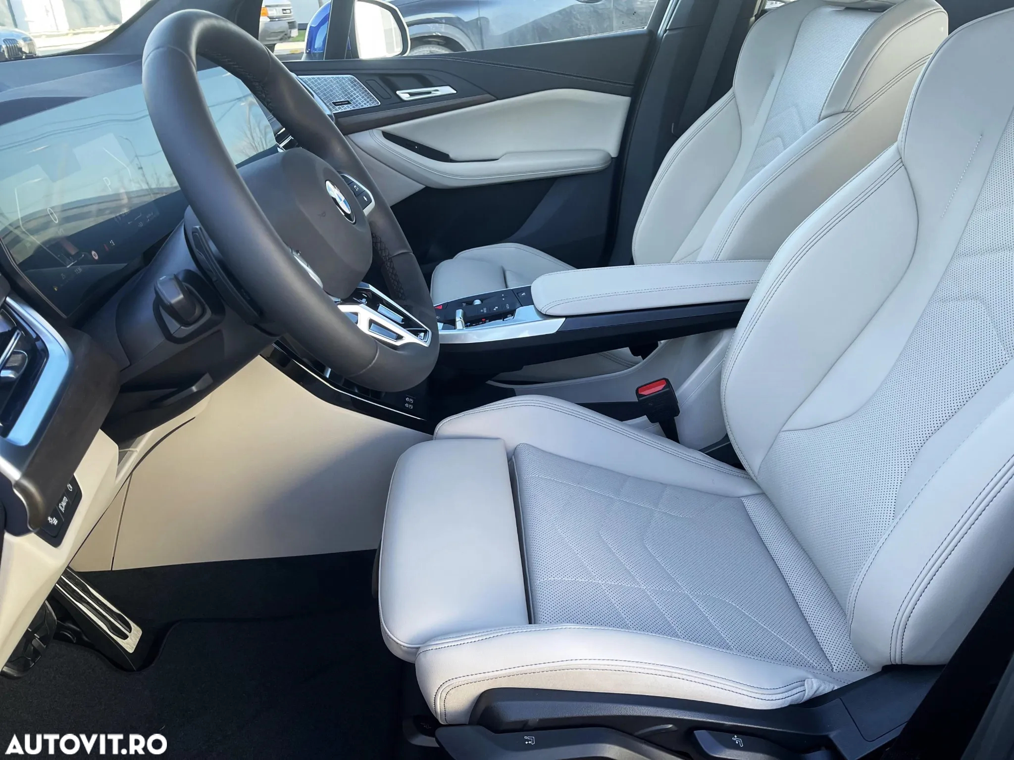 BMW Seria 2 218i AT - 13