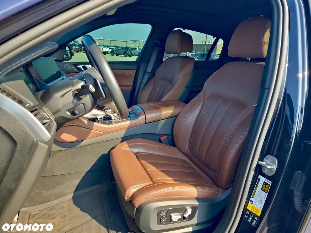BMW X6 M50i - 7