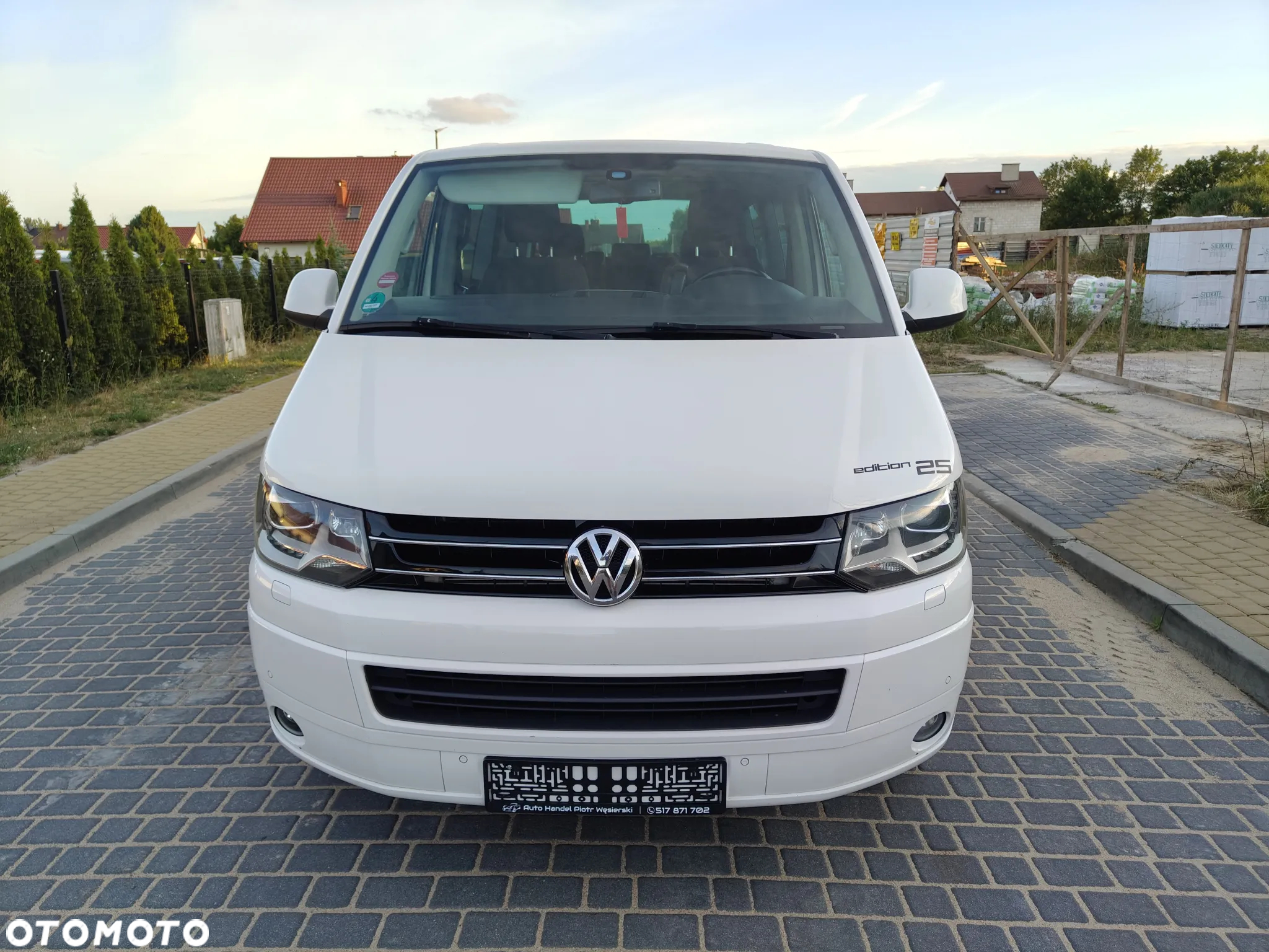 Volkswagen Multivan - 2