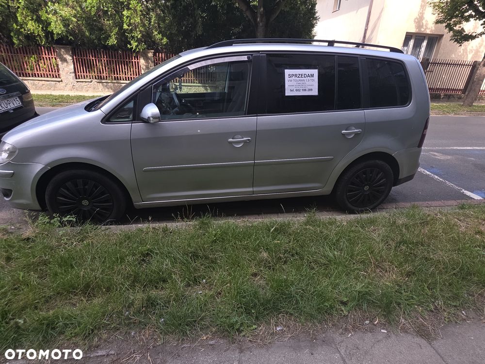 Volkswagen Touran - 2