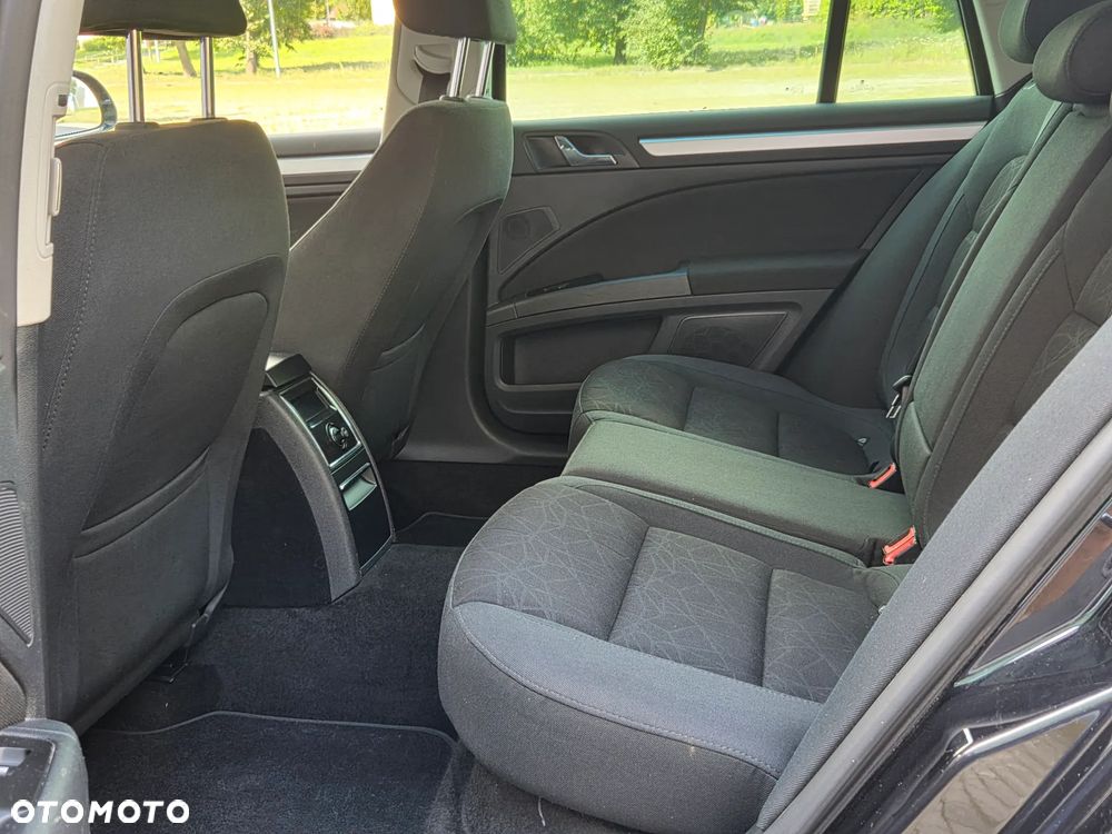 Skoda Superb 2.0 TDI PD Comfort - 8