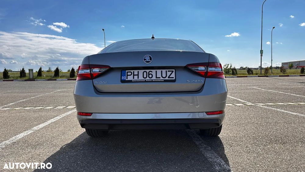Skoda Superb 2.0 TDI DSG Style - 4