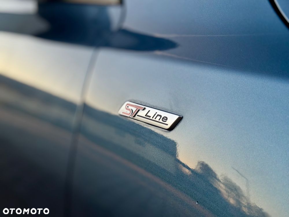 Ford Focus 1.5 EcoBoost ST-Line - 32