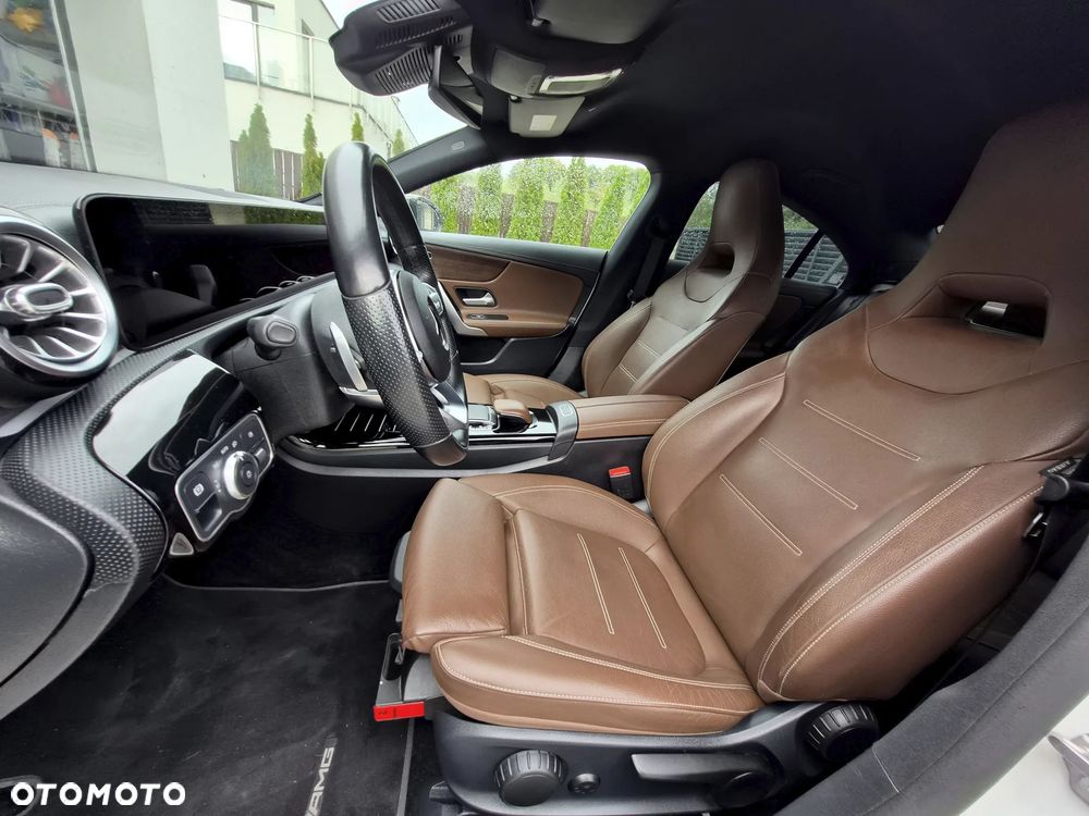 Mercedes-Benz CLA 250 7G-DCT AMG Line - 16