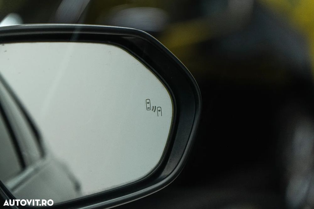 Toyota Camry 2.5 Hybrid Exclusive - 24