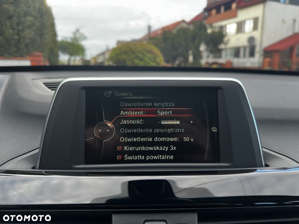 BMW X1 xDrive20i Sport Line - 31