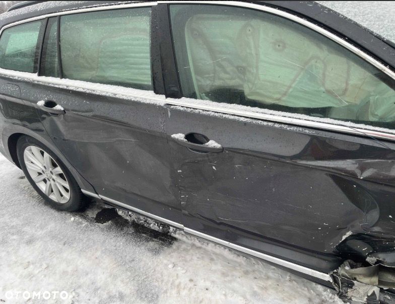 Volkswagen Passat - 1