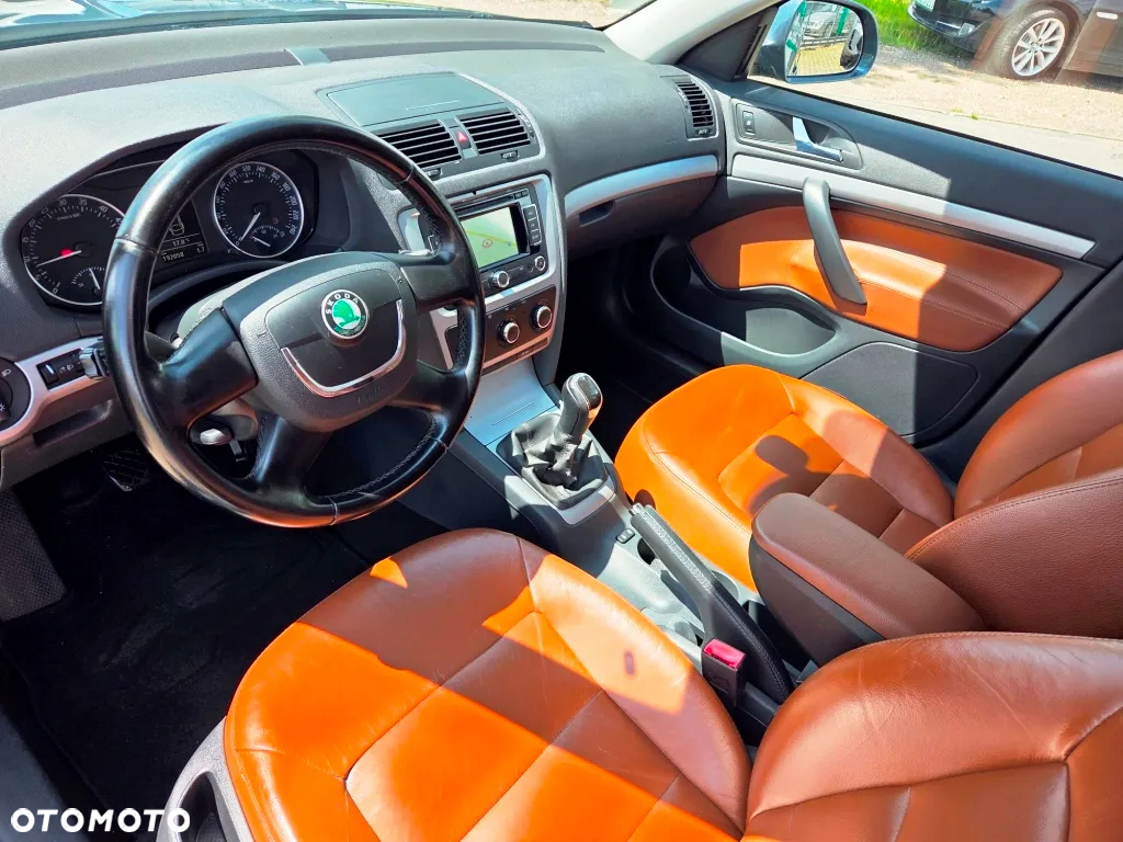 Skoda Octavia 1.6 TDI DPF Elegance Green tec - 25