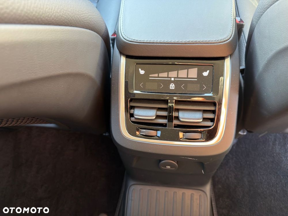 Volvo XC 90 T8 AWD Plug-In Hybrid Ultimate Dark 7os - 15