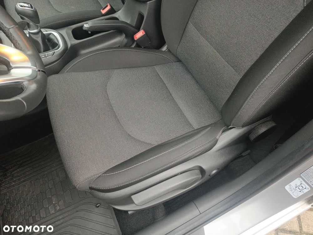 Hyundai i30 1.5 DPI Comfort - 12