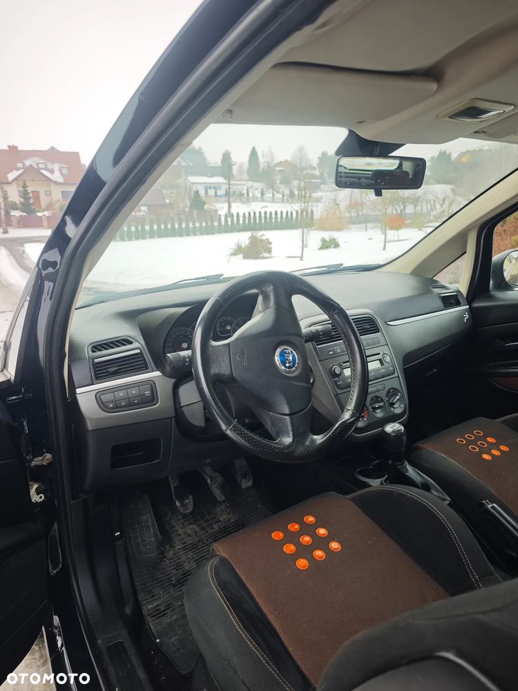 Fiat Grande Punto - 15