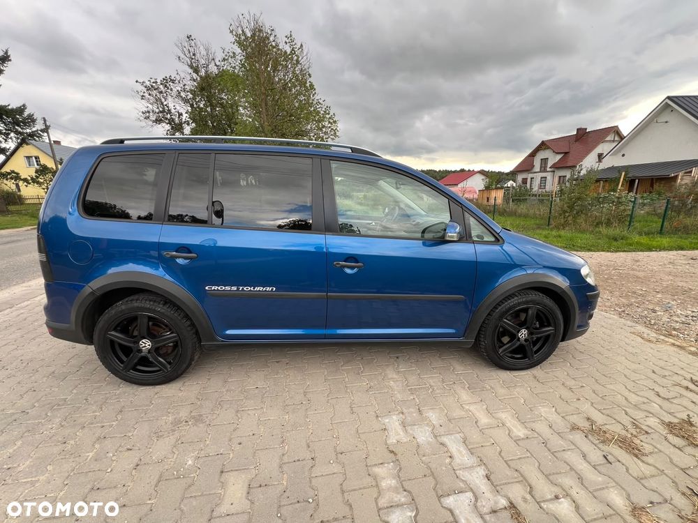 Volkswagen Touran - 3