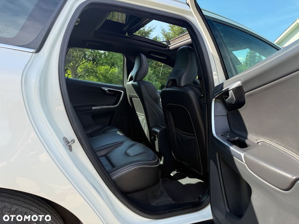 Volvo XC 60 D5 AWD Summum - 24