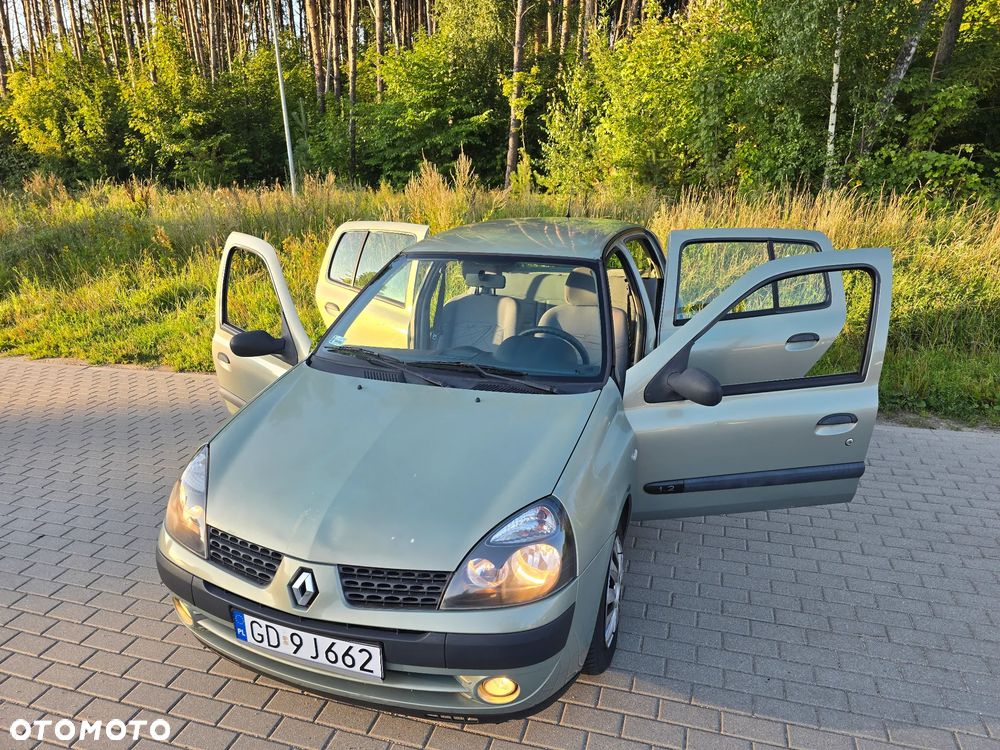 Renault Clio - 24