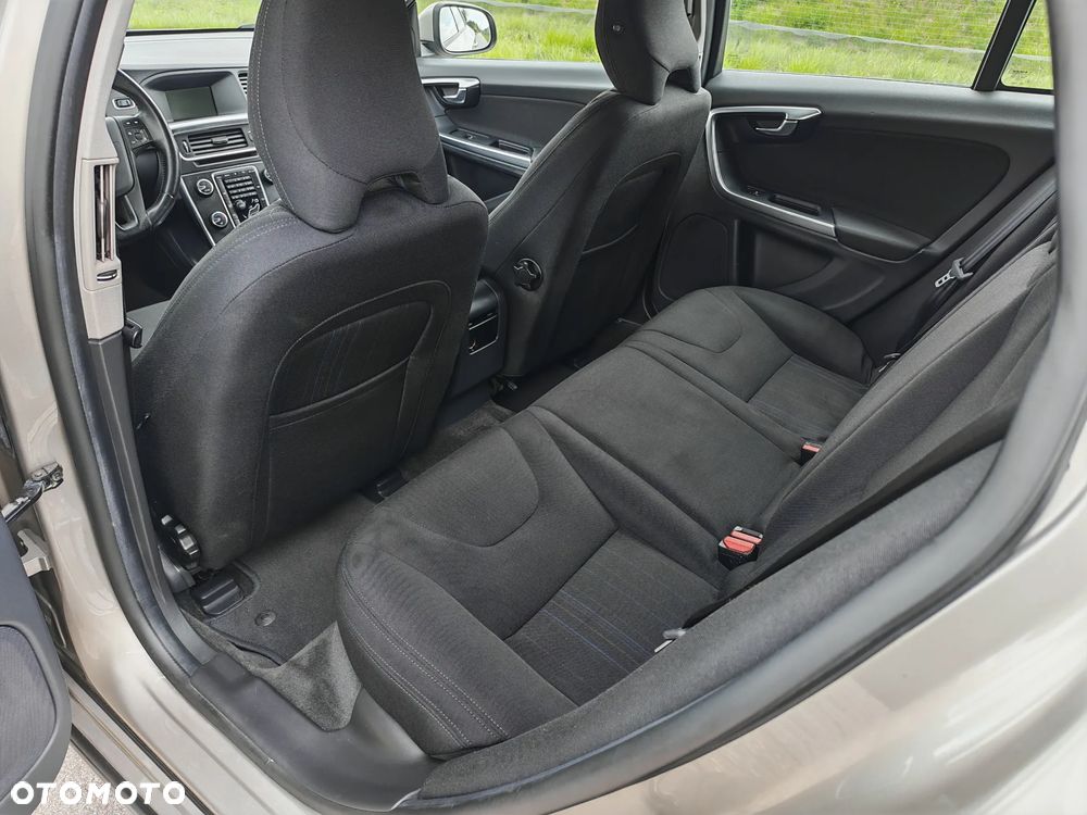 Volvo V60 DRIVe Kinetic - 35