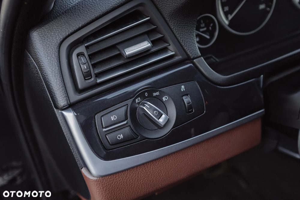 BMW Seria 5 520d - 13