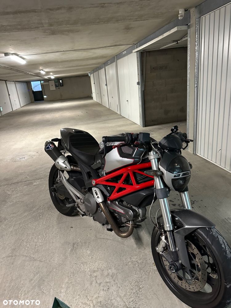 Ducati 696