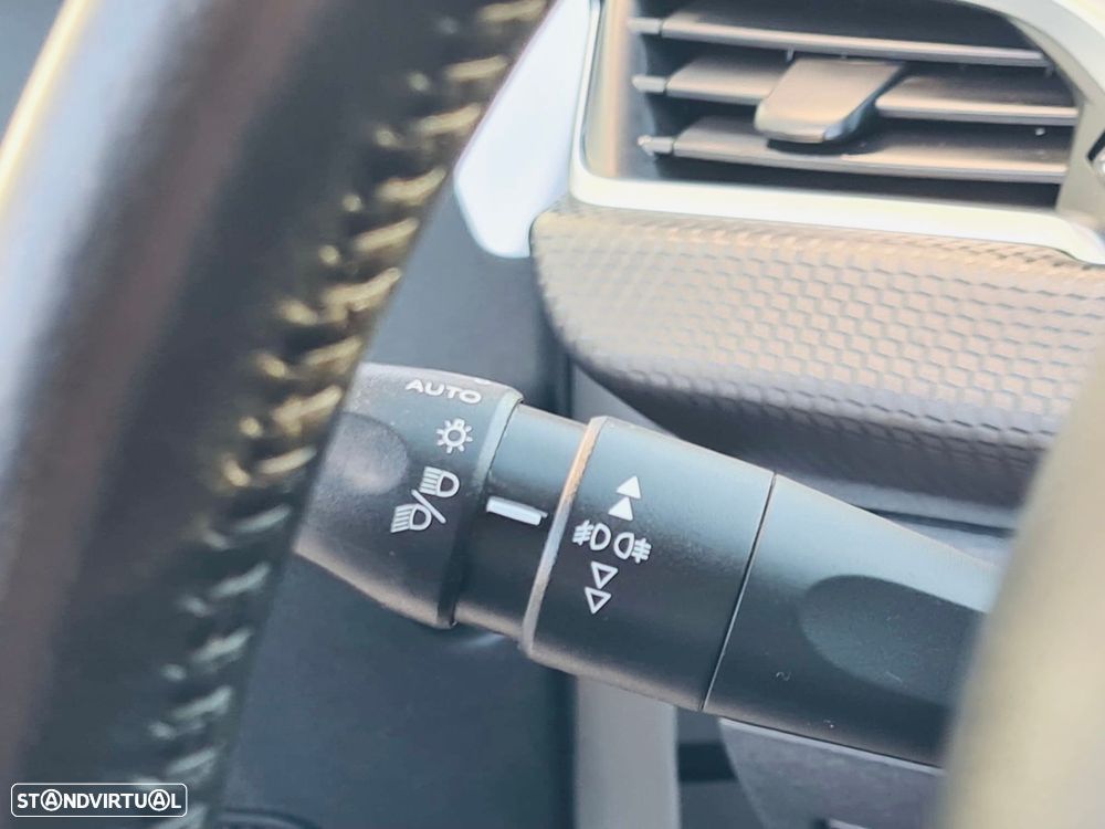 Peugeot 2008 1.2 PureTech Style - 28