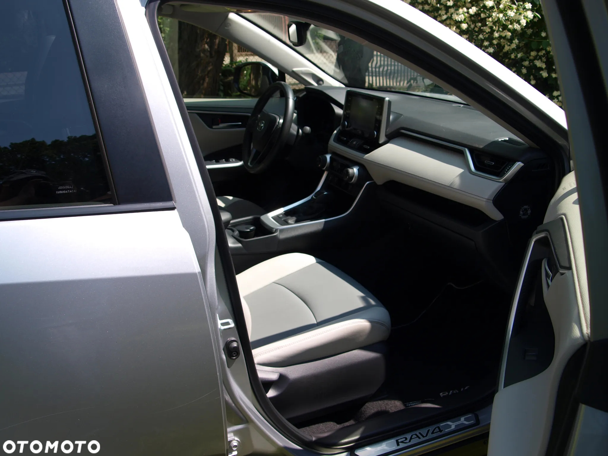 Toyota RAV4 2.5 Hybrid Executive 4x2 - 25