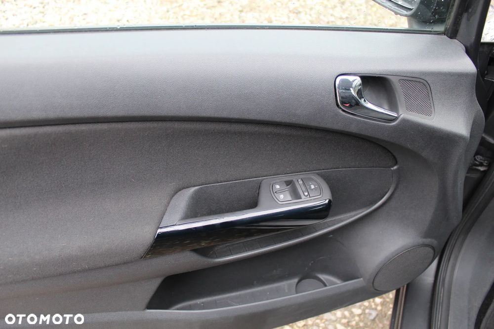 Opel Corsa 1.4 16V Satellite - 15